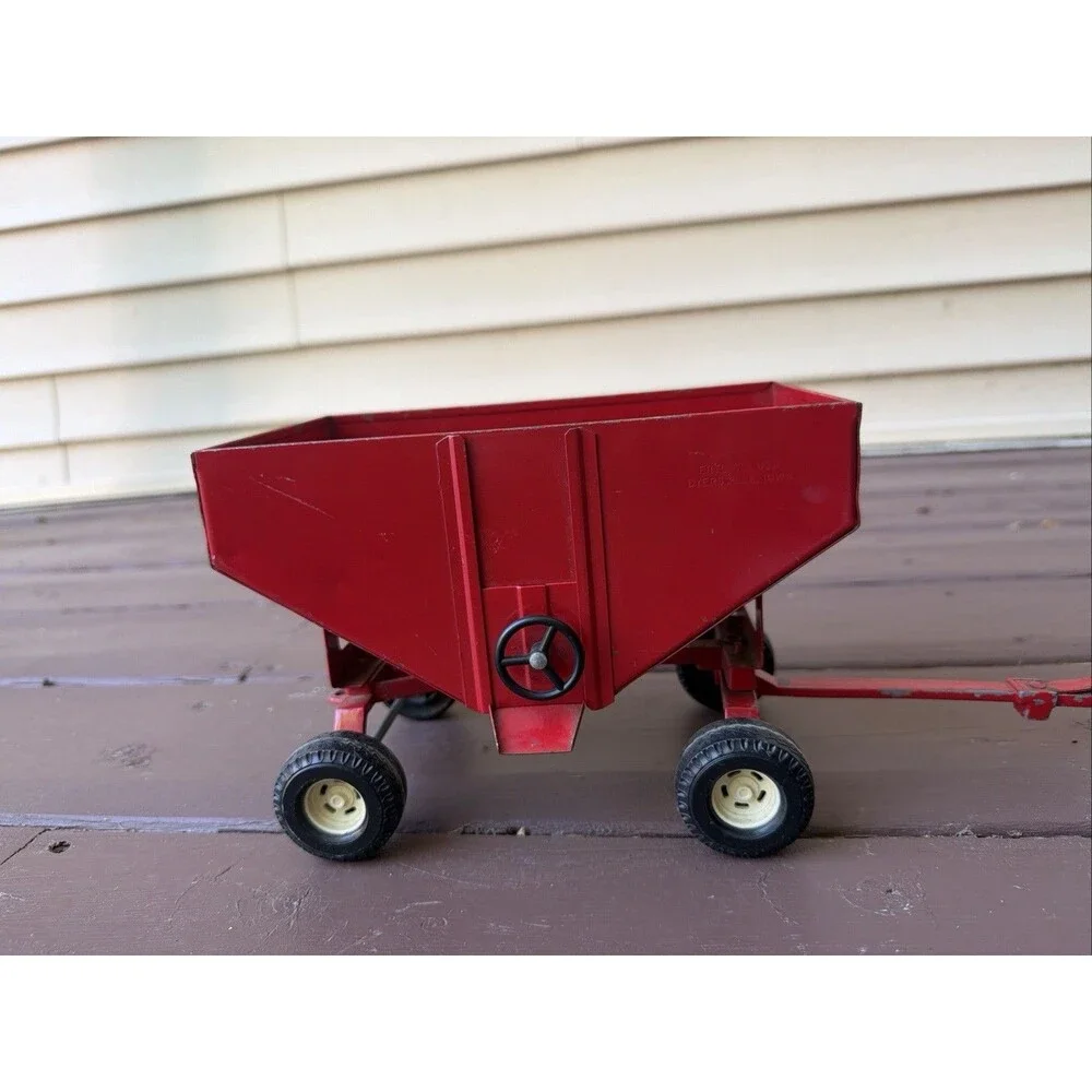 Vintage Ertl International Red Gravity Box Wagon 1/16  In Good Working Cond.